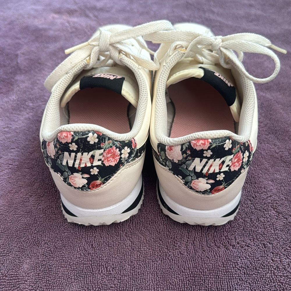 Nike Cortez Floral Shoes - Picture 2 of 3